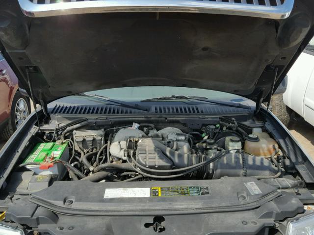 5LMFU28R24LJ24619 - 2004 LINCOLN NAVIGATOR BLACK photo 7