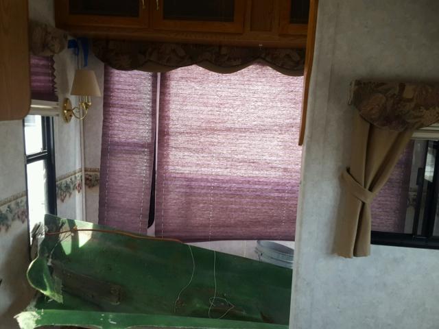 4YDF2952X3D505945 - 2003 KEYSTONE MONTANA WHITE photo 6