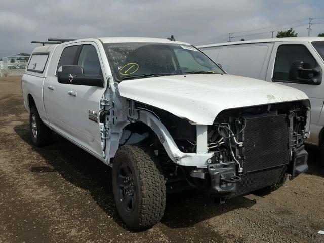 3C6UR5ML2JG142007 - 2018 RAM 2500 SLT 白色 照片 1