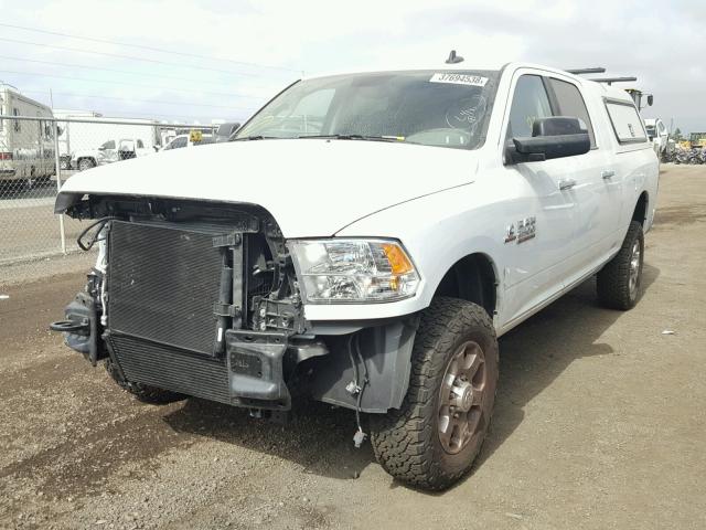 3C6UR5ML2JG142007 - 2018 RAM 2500 SLT 白色 照片 2