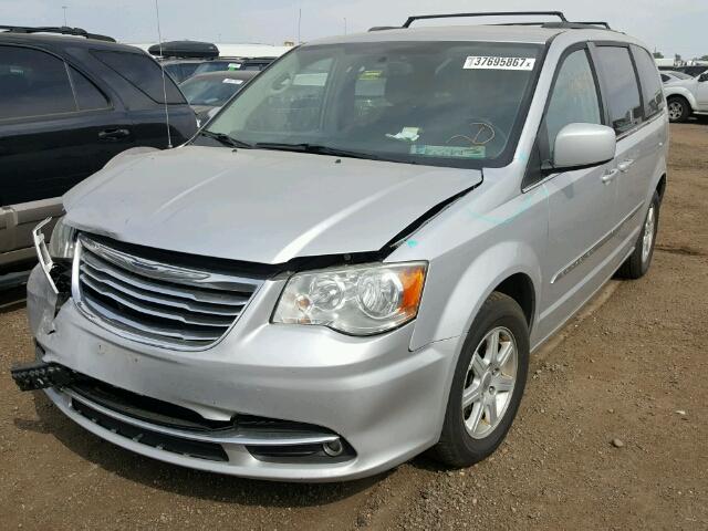 2C4RC1BG3CR105740 - 2012 CHRYSLER TOWN & COU SILVER photo 2