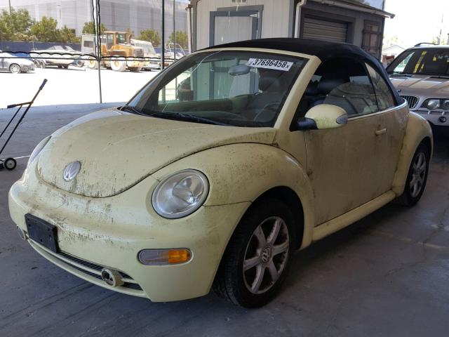 3VWCD21Y84M302427 - 2004 VOLKSWAGEN NEW BEETLE 黄色 照片 2