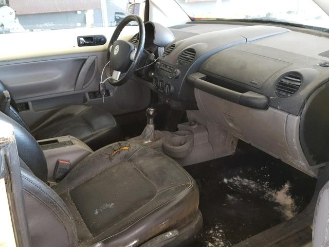 3VWCD21Y84M302427 - 2004 VOLKSWAGEN NEW BEETLE 黄色 照片 5