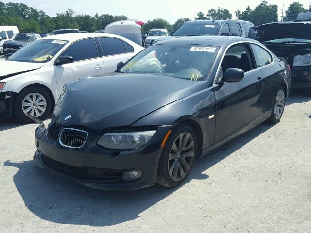 WBAKE3C57BE558448 - 2011 BMW 328 I BLACK photo 2