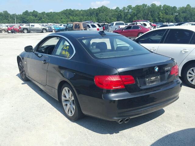 WBAKE3C57BE558448 - 2011 BMW 328 I BLACK photo 3