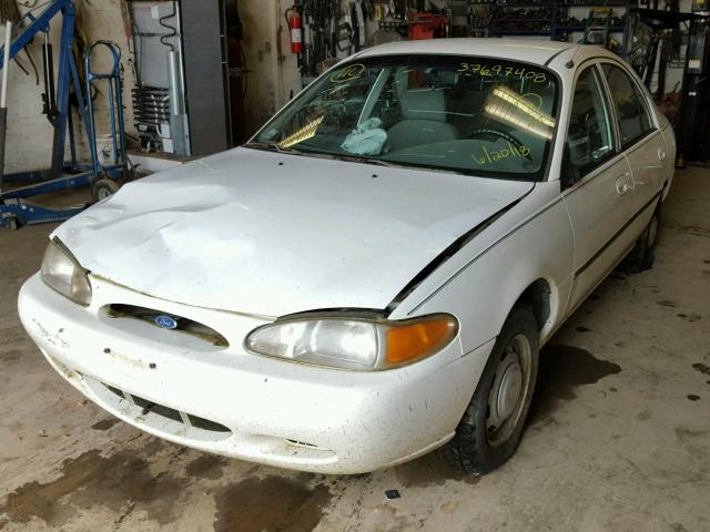 1FALP10P5VW130006 - 1997 FORD ESCORT WHITE photo 2