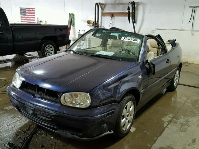 3VWDC21V32M811299 - 2002 VOLKSWAGEN CABRIO GLX 蓝色 照片 2