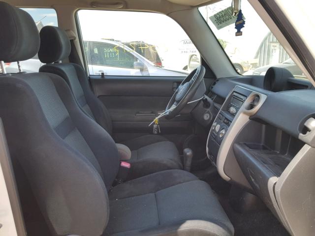 JTLKT324664069881 - 2006 TOYOTA SCION XB Weiß Foto 5