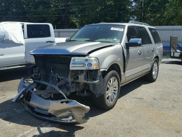 5LMFU27558LJ01825 - 2008 LINCOLN NAVIGATOR SILVER photo 2