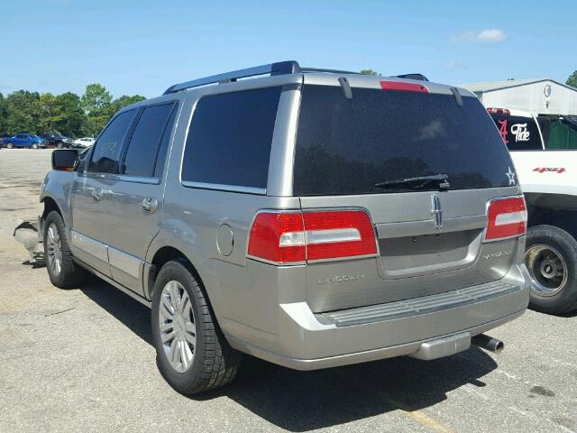 5LMFU27558LJ01825 - 2008 LINCOLN NAVIGATOR SILVER photo 3