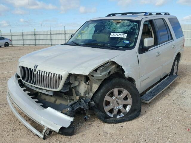 5LMFU275X6LJ29682 - 2006 LINCOLN NAVIGATOR Beige photo 2