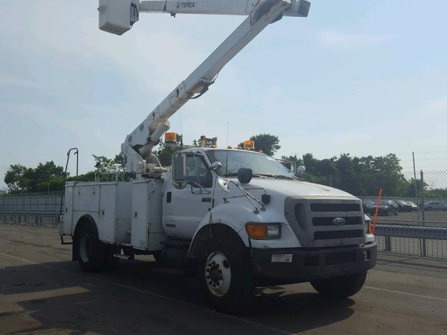 3FRXF75H06V324959 - 2006 FORD F750 SUPER WHITE photo 1