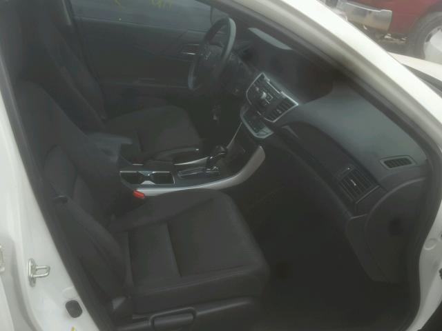 1HGCR2F58DA274310 - 2013 HONDA ACCORD SPO 白色 照片 5