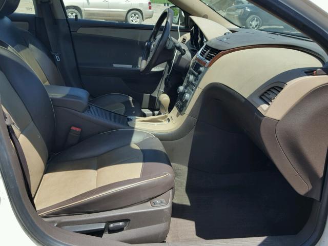 1G1ZE5E77AF192231 - 2010 CHEVROLET MALIBU LTZ 白色 照片 5