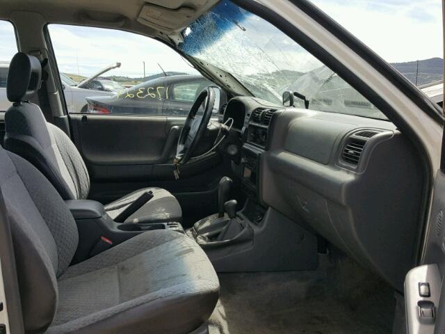 4S6CM58W9W4406645 - 1998 HONDA PASSPORT E WHITE photo 5