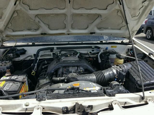 4S6CM58W9W4406645 - 1998 HONDA PASSPORT E WHITE photo 7