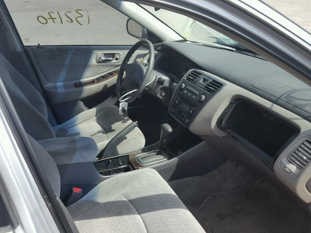 1HGCG56722A022851 - 2002 HONDA ACCORD SE SILVER photo 5