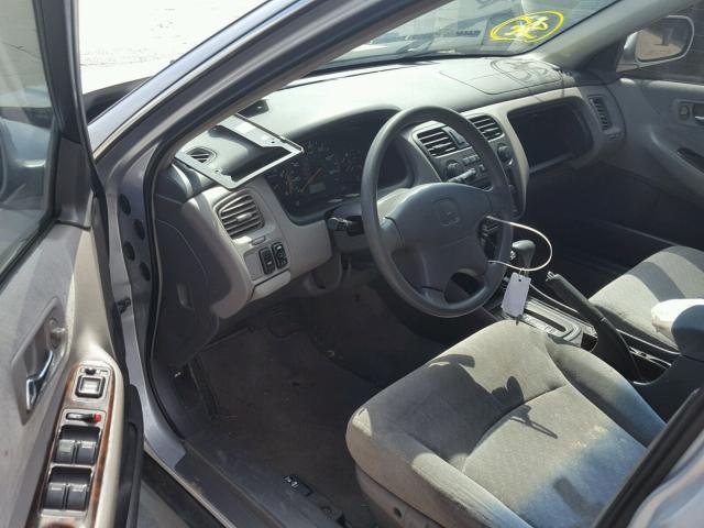 1HGCG56722A022851 - 2002 HONDA ACCORD SE SILVER photo 9