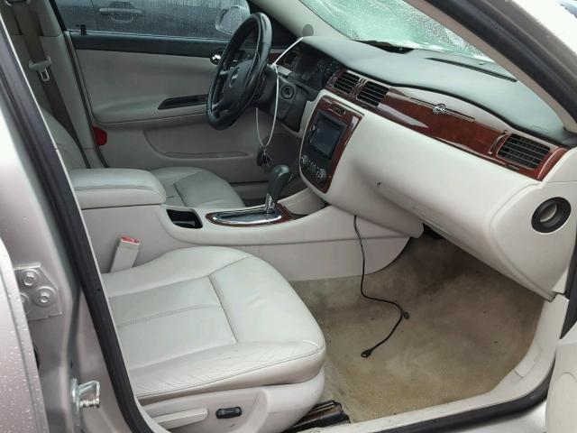 2G1WD58C569110429 - 2006 CHEVROLET IMPALA SUP 灰色 照片 5