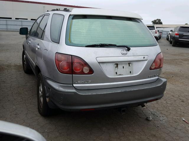 JT6HF10U2X0058039 - 1999 LEXUS RX 300 SILVER photo 3