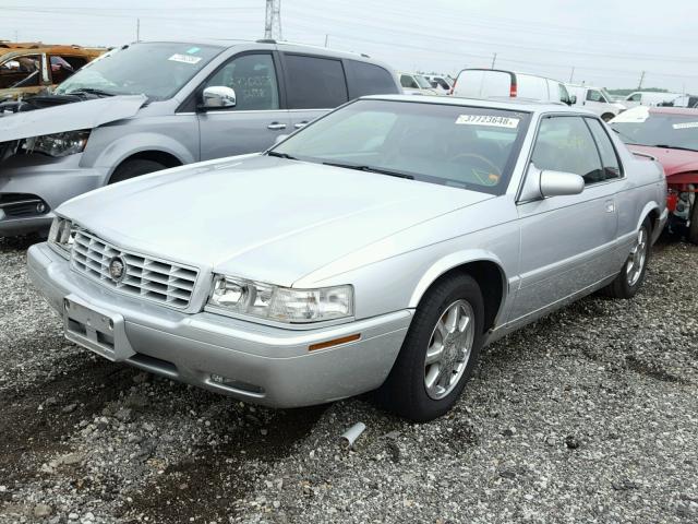 1G6ET129X2B102141 - 2002 CADILLAC ELDORADO T SILVER photo 2