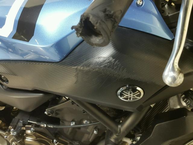 JYARM06E3HA012725 - 2017 YAMAHA FZ07 BLUE photo 16