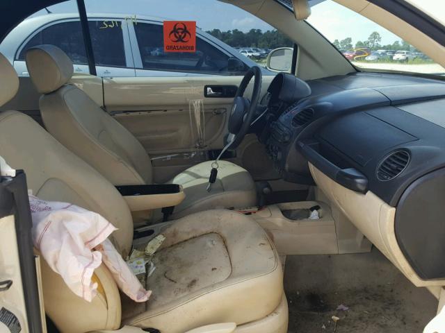 3VWRF31Y06M311782 - 2006 VOLKSWAGEN NEW BEETLE 米色 照片 5