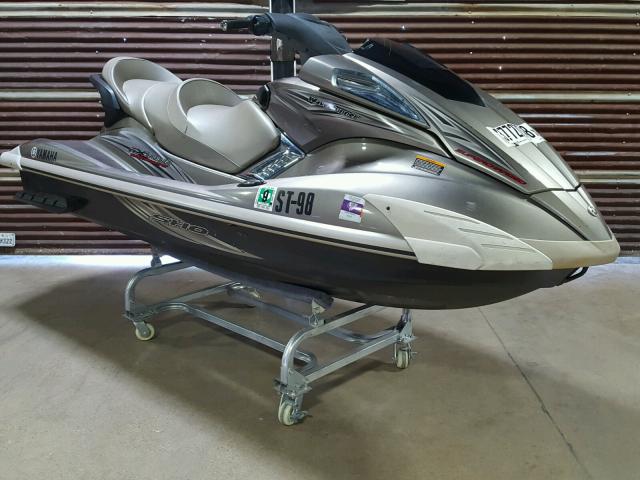 YAMA2159D111 - 2011 YAMAHA MARINE LOT SILVER photo 2