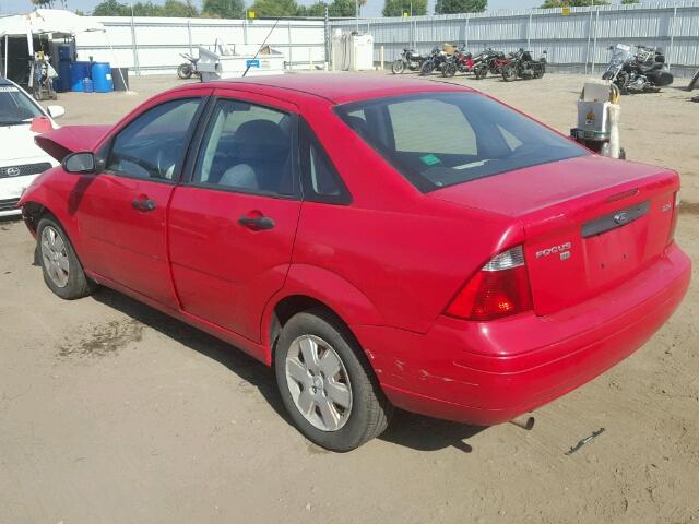 1FAHP34N86W105967 - 2006 FORD FOCUS ZX4 RED photo 3