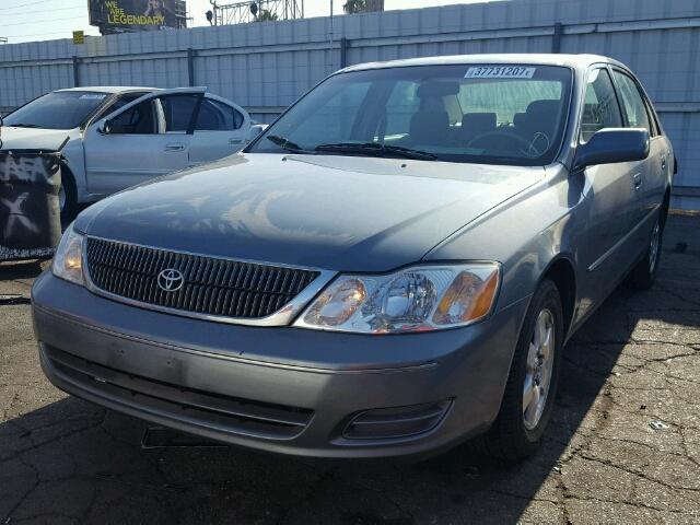 4T1BF28B61U138592 - 2001 TOYOTA AVALON XL GRAY photo 2