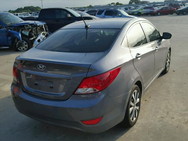 KMHCT4AE0HU320716 - 2017 HYUNDAI ACCENT SE GRAY photo 4