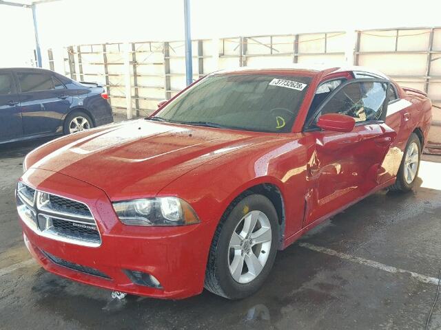 2C3CDXHG7CH286543 - 2012 DODGE CHARGER SX RED photo 2