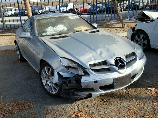 WDBWK56F05F040420 - 2005 MERCEDES-BENZ SLK 350 SILVER photo 1