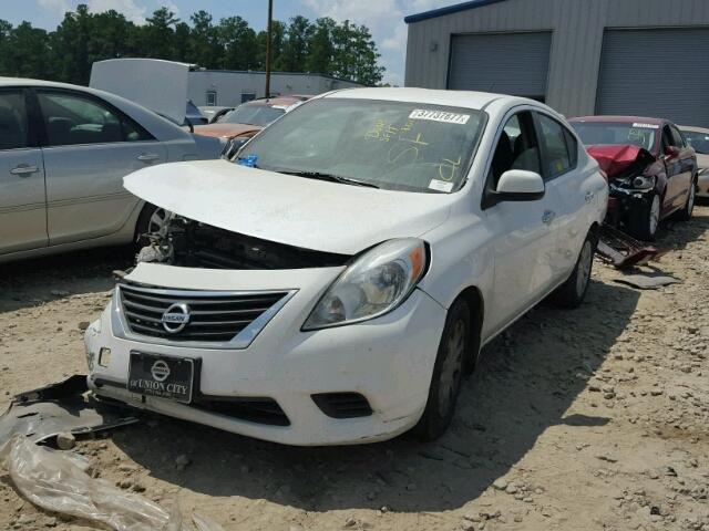 3N1CN7AP0CL939534 - 2012 NISSAN VERSA S WHITE photo 2