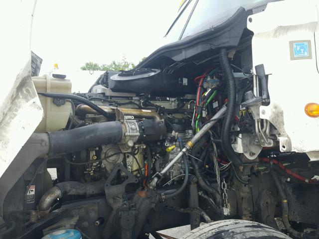 3AKJGLD63ESFV3327 - 2014 FREIGHTLINER CASCADIA 1 WHITE photo 7