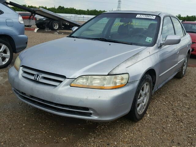 1HGCG56742A133837 - 2002 HONDA ACCORD SE GRAY photo 2