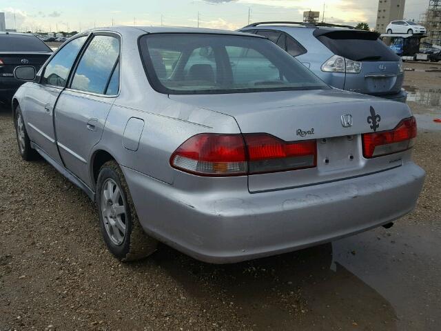 1HGCG56742A133837 - 2002 HONDA ACCORD SE GRAY photo 3