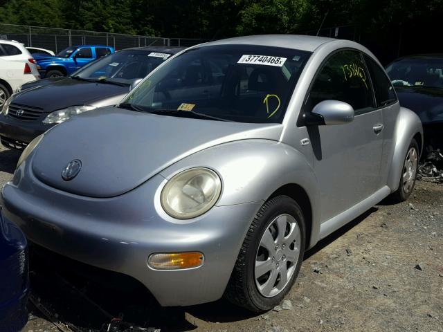 3VWCK21C21M466391 - 2001 VOLKSWAGEN NEW BEETLE 银色 照片 2