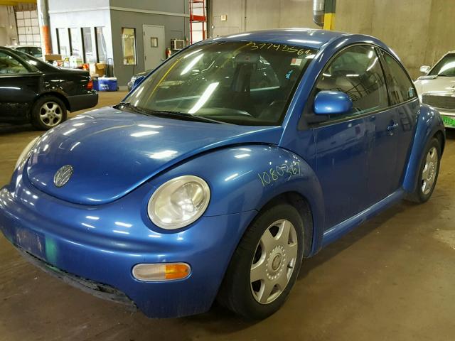 3VWBB61C5WM039815 - 1998 VOLKSWAGEN NEW BEETLE 蓝色 照片 2