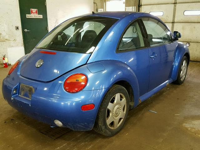 3VWBB61C5WM039815 - 1998 VOLKSWAGEN NEW BEETLE 蓝色 照片 4