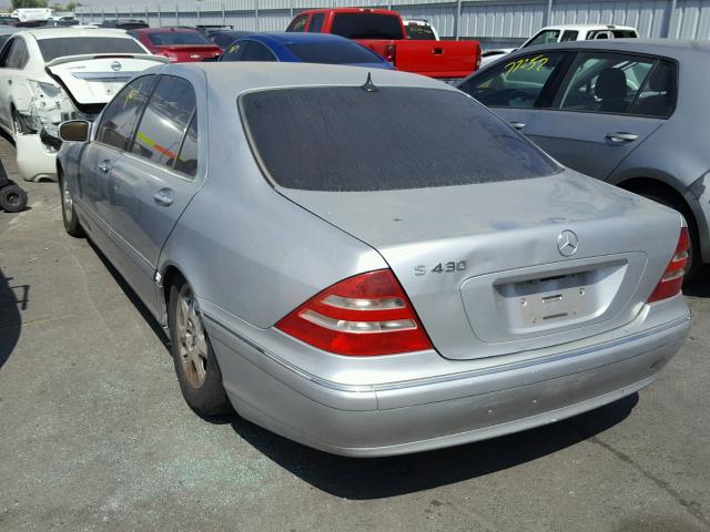 WDBNG70J62A276259 - 2002 MERCEDES-BENZ S 430 SILVER photo 3