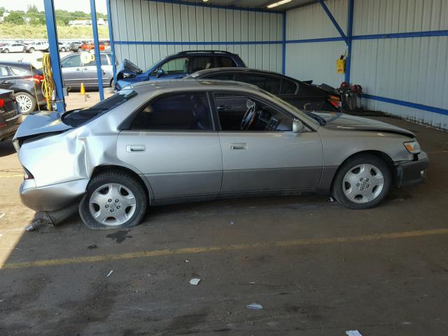 JT8BF28G3Y5091928 - 2000 LEXUS ES 300 SILVER photo 9