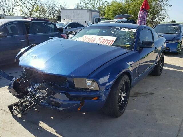 1ZVFT80N875342785 - 2007 FORD MUSTANG BLUE photo 2