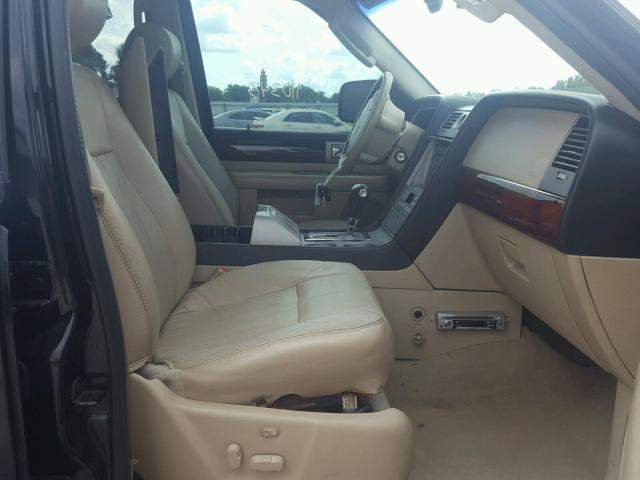 5LMFU27545LJ14089 - 2005 LINCOLN NAVIGATOR BLACK photo 5