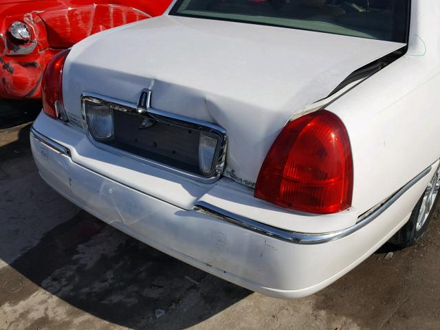 2LNHM82VX9X609105 - 2009 LINCOLN TOWN CAR S WHITE photo 9