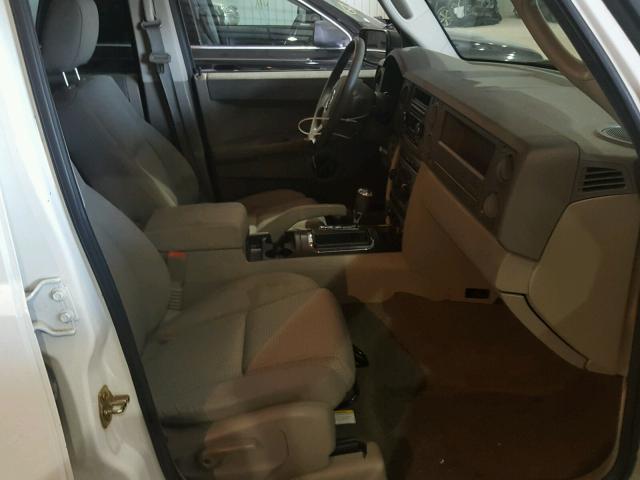 1J8HG48KX6C215493 - 2006 JEEP COMMANDER თეთრი ფოტო 5