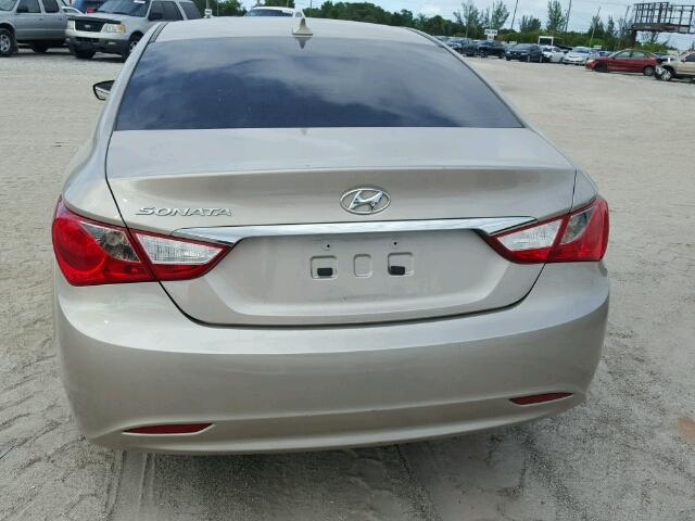 5NPEB4AC9CH321722 - 2012 HYUNDAI SONATA GLS GOLD photo 10