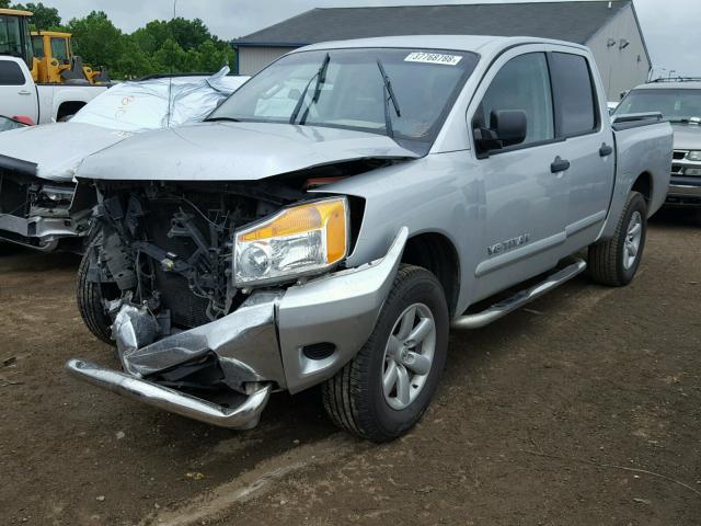 1N6AA0EJ9CN321493 - 2012 NISSAN TITAN S SILVER photo 2