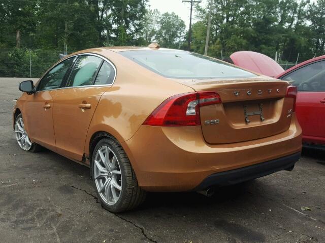 YV1902FH3B2015657 - 2011 VOLVO S60 T6 ORANGE photo 3