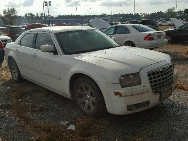 2C3KA53G56H297688 - 2006 CHRYSLER 300 WHITE photo 1